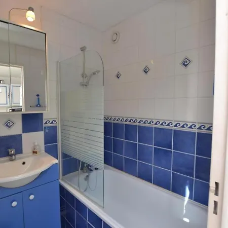 Apartment Terr Ponant 1 *