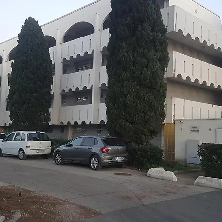 Apartment Terr Ponant 1 *